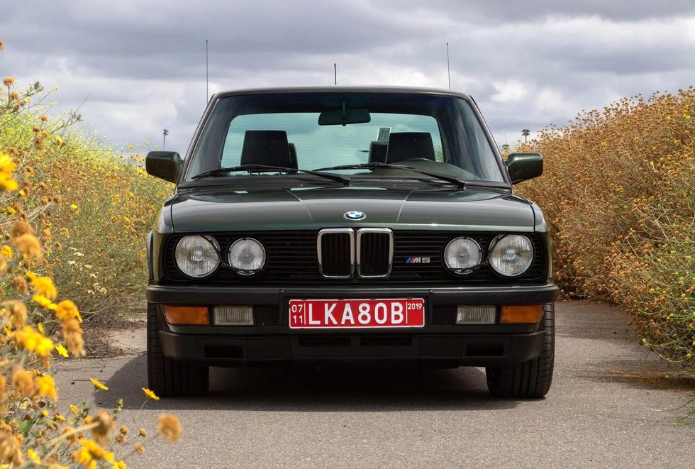 Roll Like an Actual King in This 1987 BMW M5, Our Bring a Trailer Auction Pick