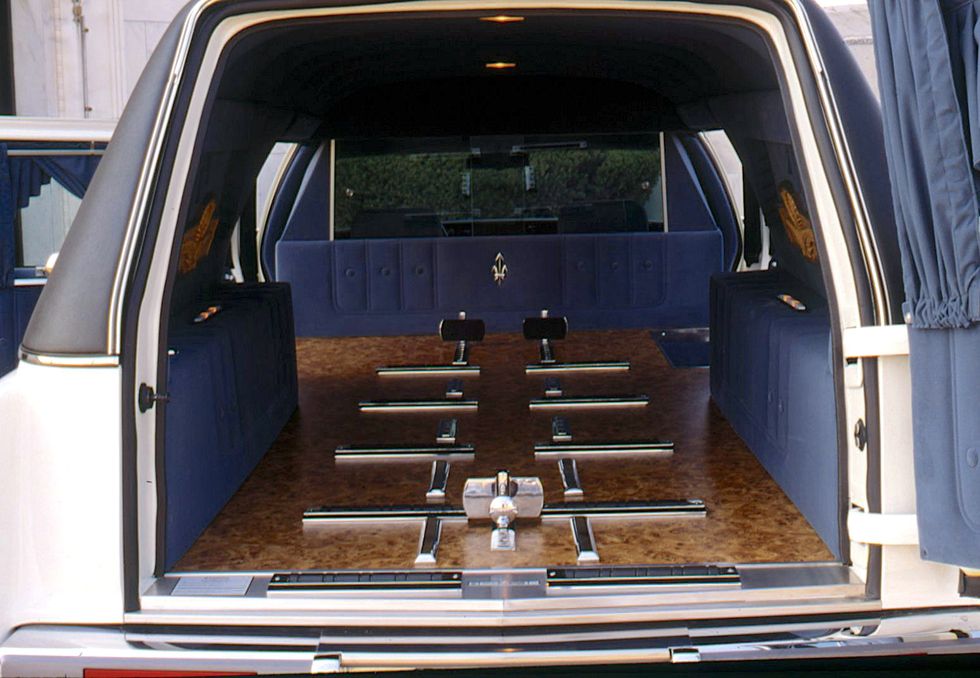 View Photos of the 1994 Superior Crown Sovereign Cadillac Hearse