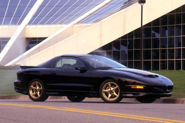 View Photos of the 1997 Pontiac Hurst Firebird by Lingenfelter