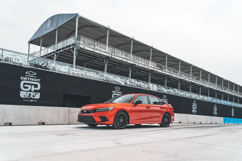 View Photos of Our Long-Term 2022 Honda Civic Si