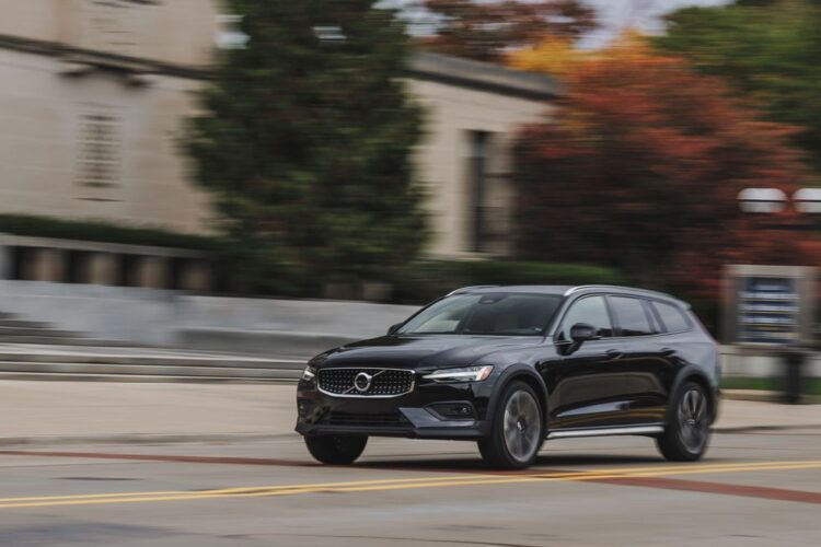 2024 Volvo V60 / V60 Cross Country