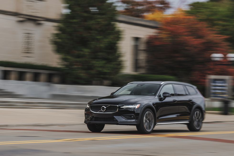2024 Volvo V60 / V60 Cross Country