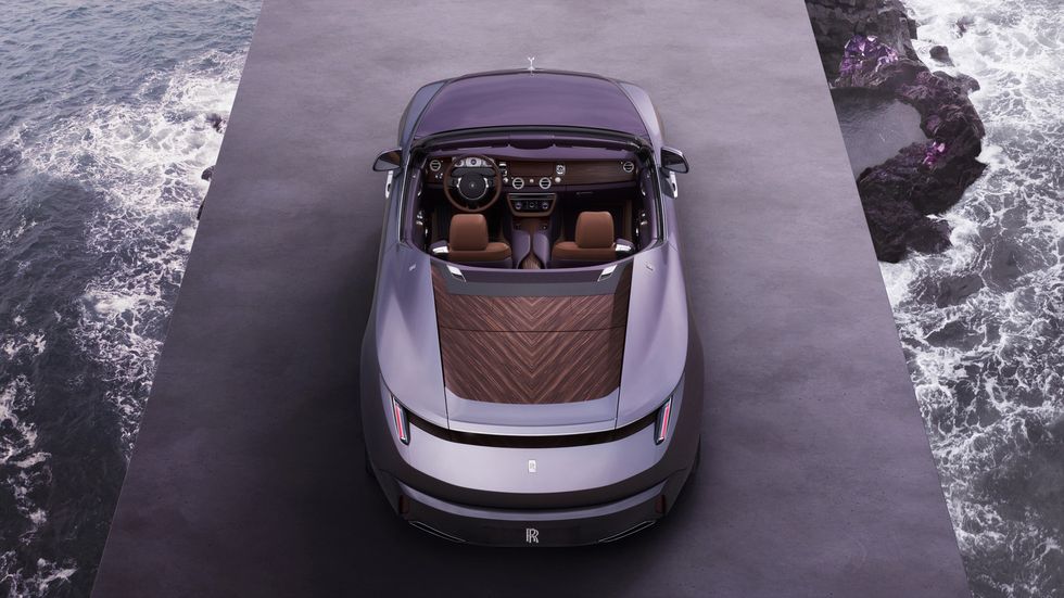 View Photos of the Rolls-Royce Amethyst Droptail