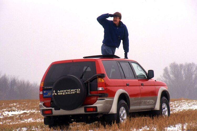 View Photos of the 1997 Mitsubishi Montero Sport LS
