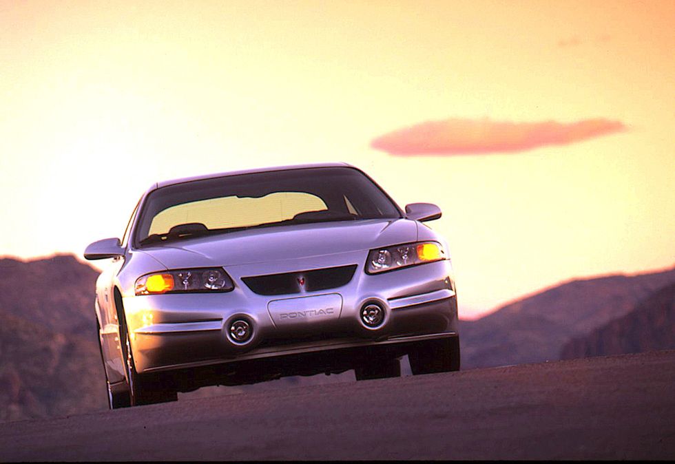 View Photos of the 2000 Pontiac Bonneville SSEi