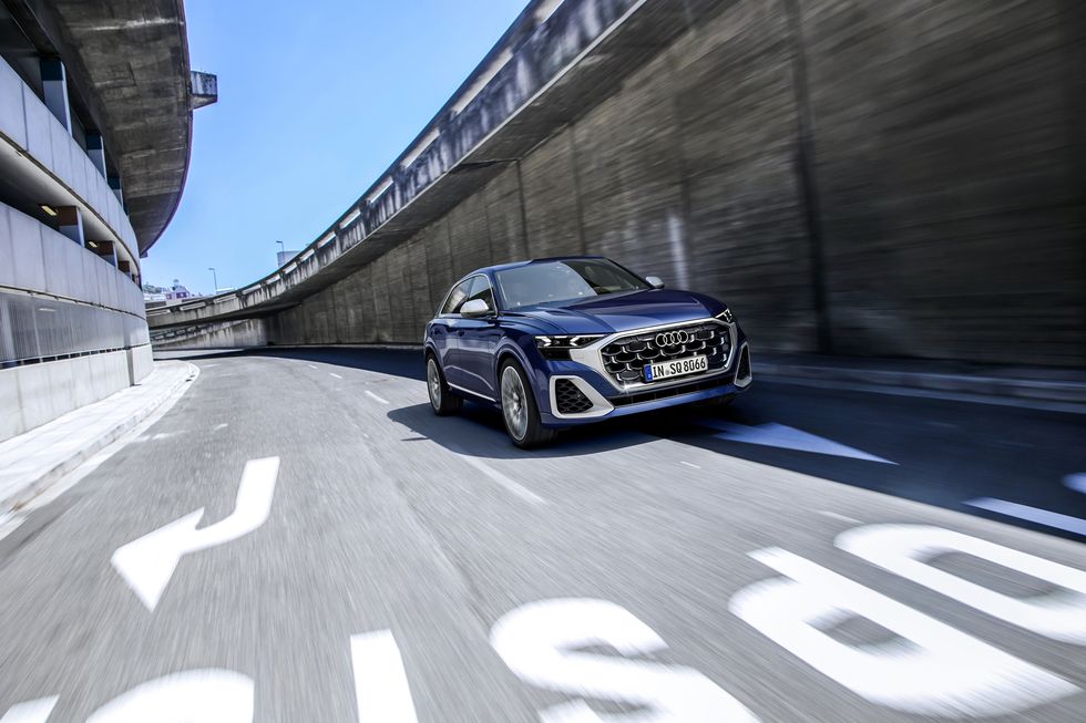View Photos of the 2024 Audi SQ8