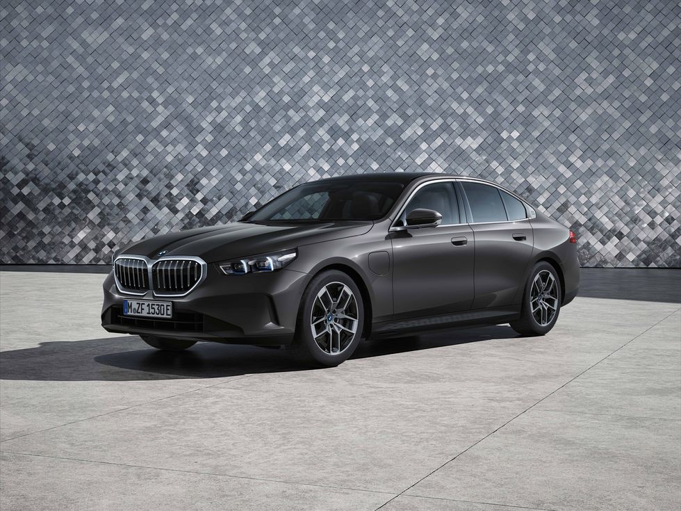 2025 BMW 550e xDrive Plug-In Hybrid Confirmed for U.S. with 483 HP