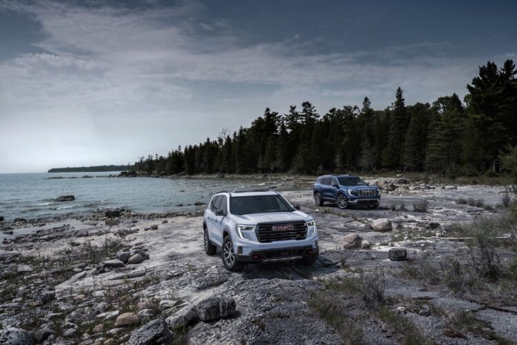 2024 GMC Acadia Grows Significantly, Approaches Yukon Proportions