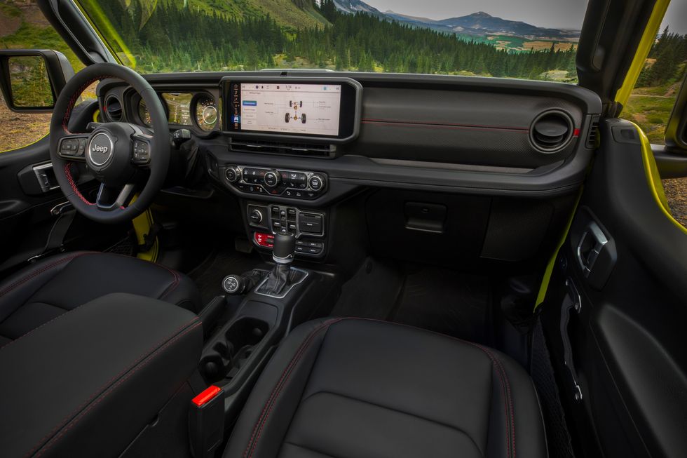 View Interior Photos of the 2024 Jeep Gladiator
