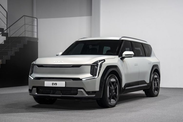 Kia’s Tom Kearns Defends the Design of the EV9