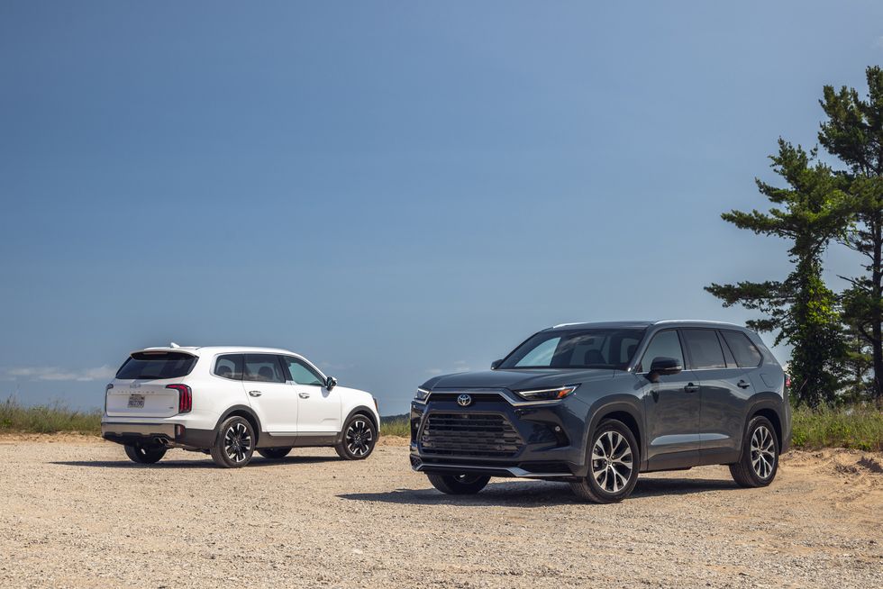 View Photos of the 2023 Kia Telluride vs. 2024 Toyota Grand Highlander