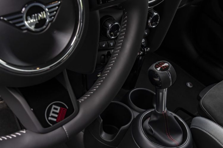 The Manual-Transmission Mini Cooper Could Soon Go Extinct