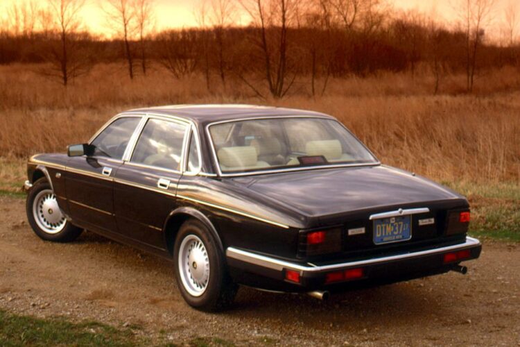 1989 Jaguar Vanden Plas Adheres to Tradition