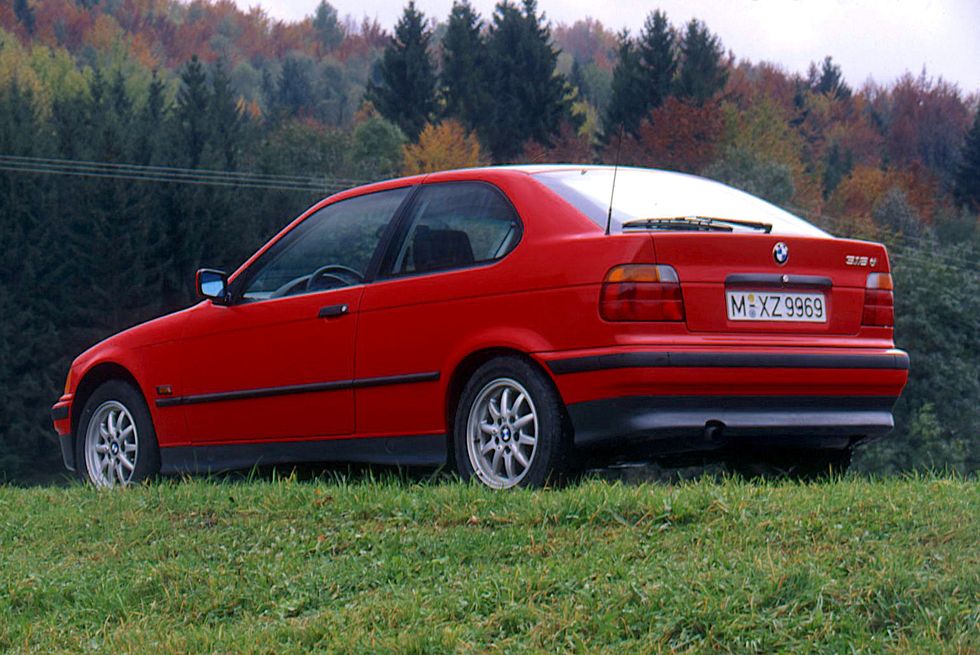 View Photos of the 1995 BMW 318ti