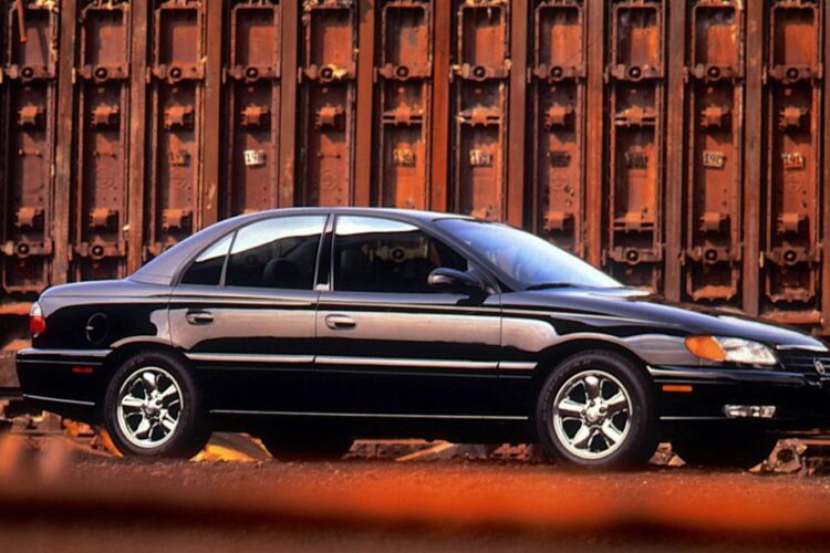 View Photos of the 1996 Cadillac Catera