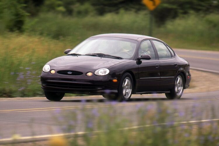 View Photos of the 1996 Ford Taurus SHO