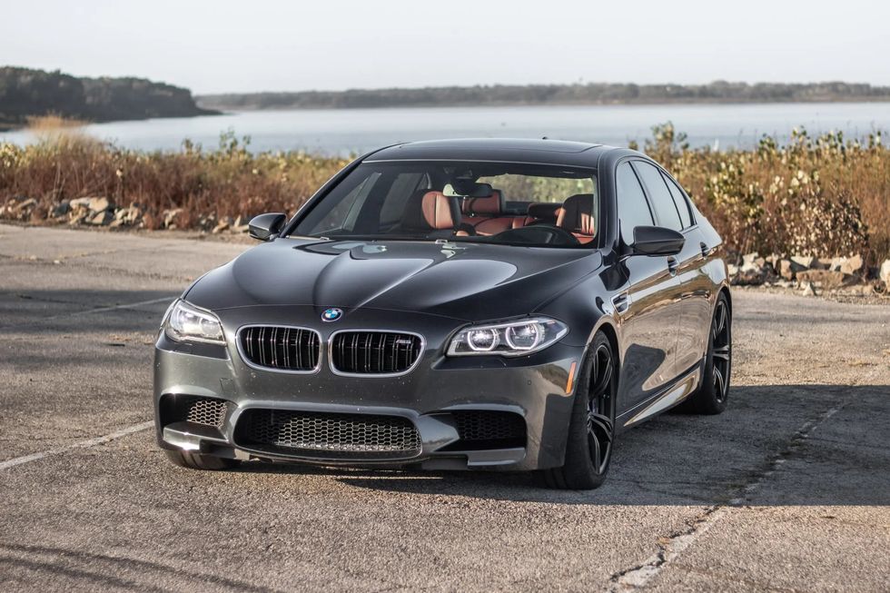 2015 BMW M5 Competition with a Six-Speed Manual Is Today’s BaT Find