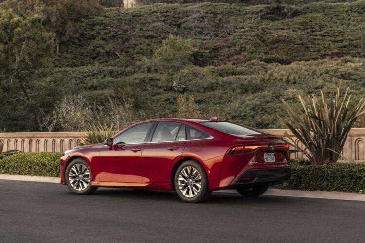 Hybrid, EV, Plug-In-Hybrid, or Fuel-Cell Vehicle: How to Choose?