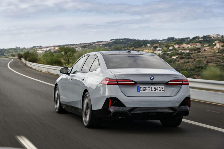 View Photos of the 2024 BMW i5
