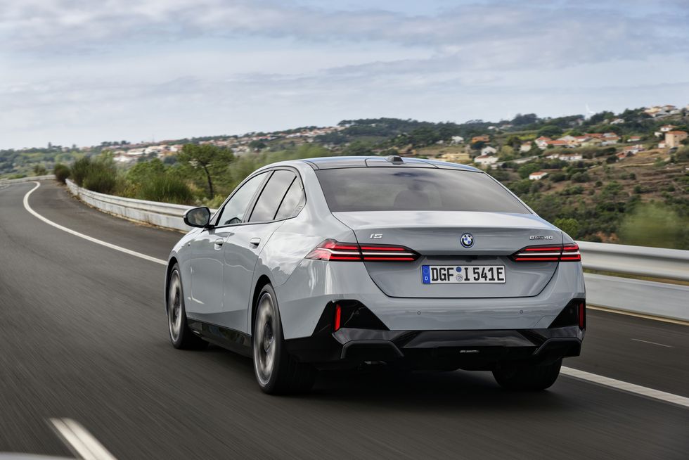 View Photos of the 2024 BMW i5