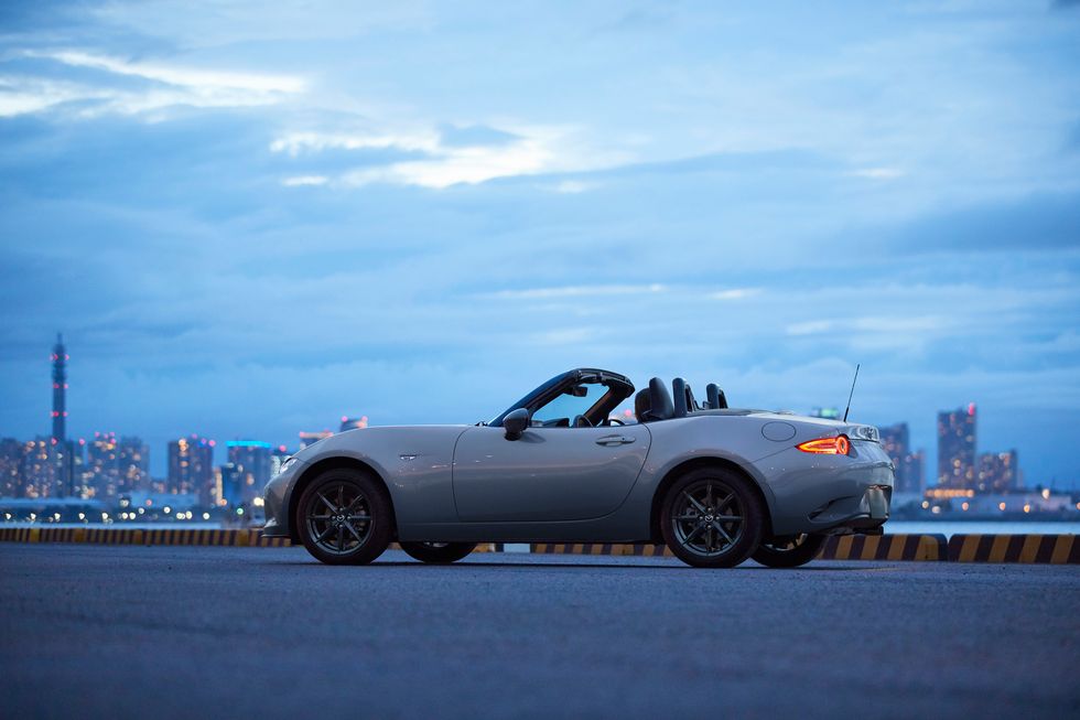 View Photos of the 2024 Mazda MX-5 Miata