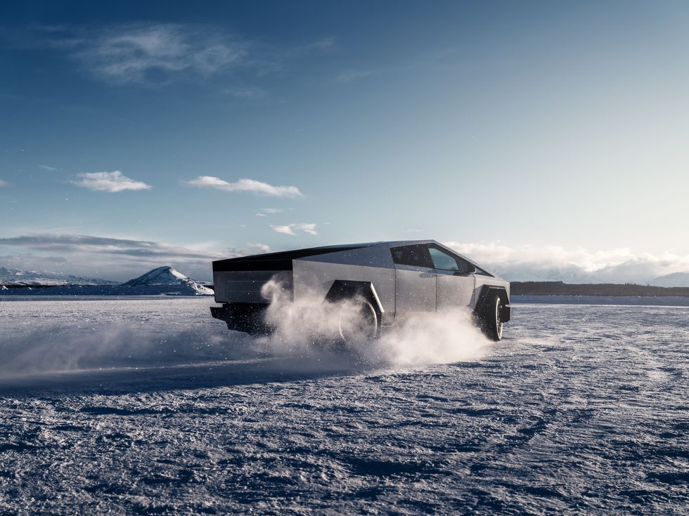 2024 Tesla Cybertruck Won’t Offer the Promised $40,000 Single-Motor Setup