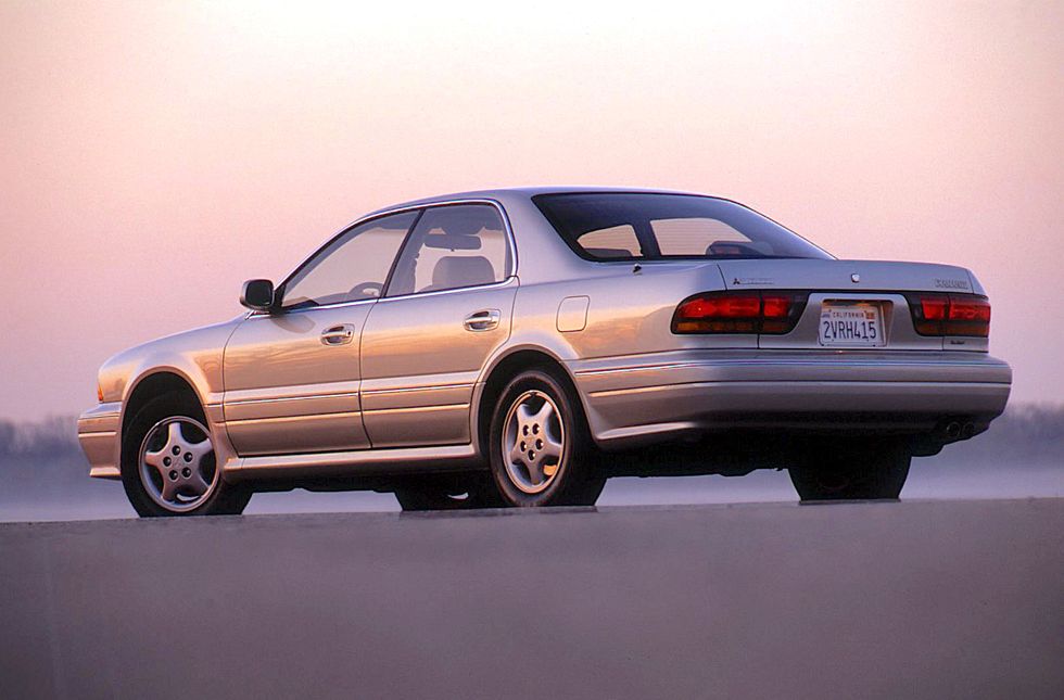 View Photos of the 1991 Mitsubishi Diamante