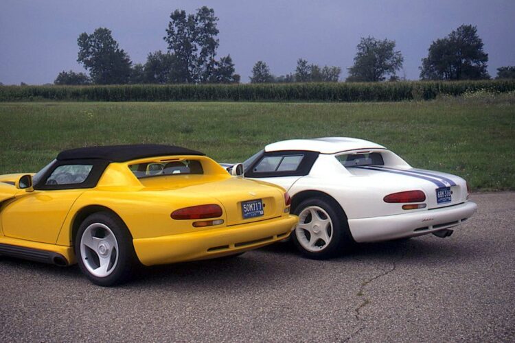 View Photos of the 1996 Dodge Viper RT/10