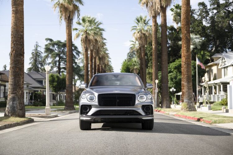 View Photos of the 2023 Bentley Bentayga Hybrid