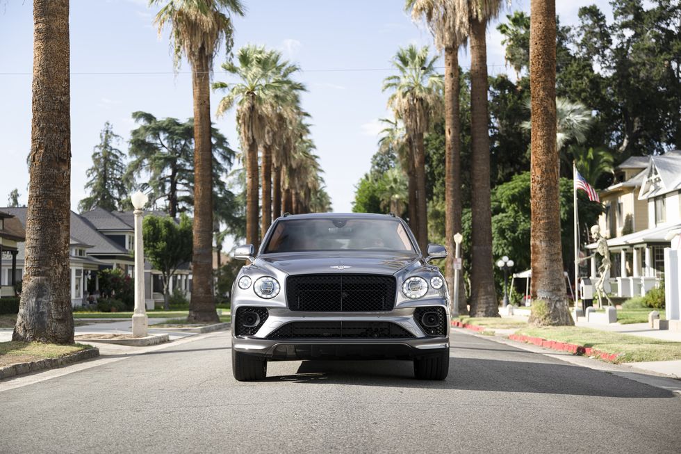 View Photos of the 2023 Bentley Bentayga Hybrid