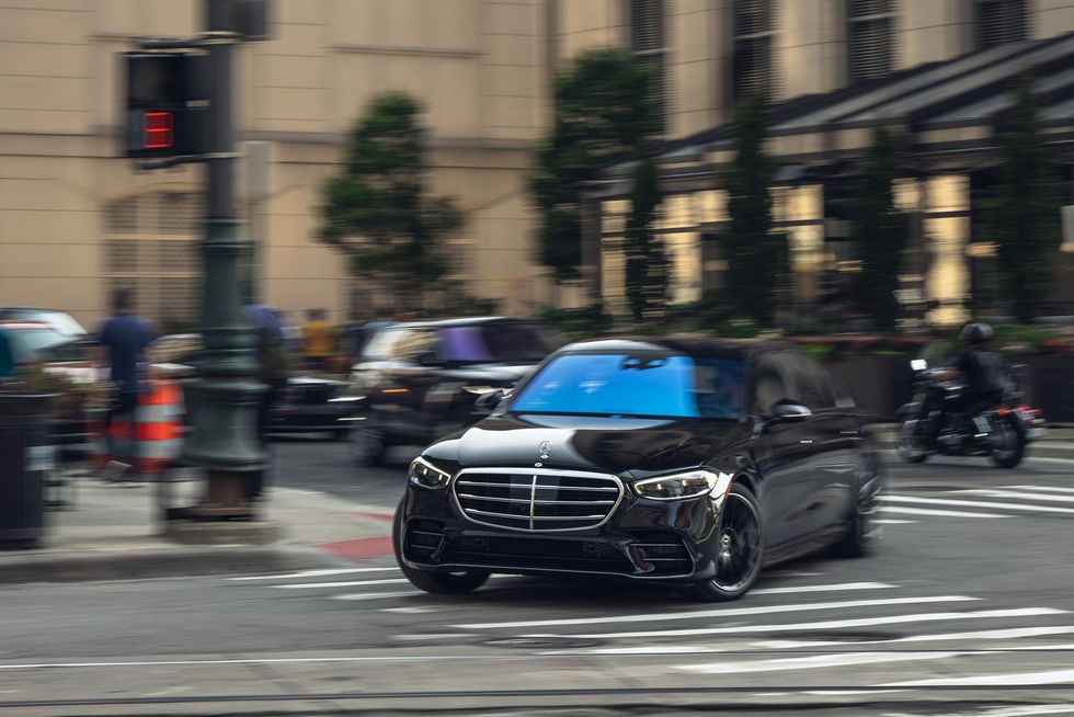 View Photos of the 2023 Mercedes-Benz S580e PHEV