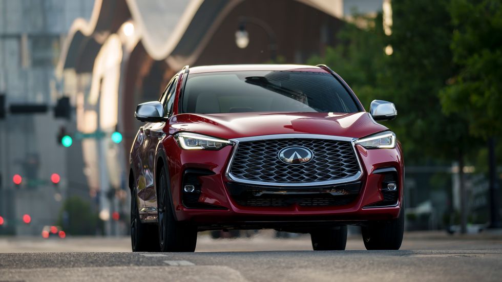 View Photos of the 2024 Infiniti QX55