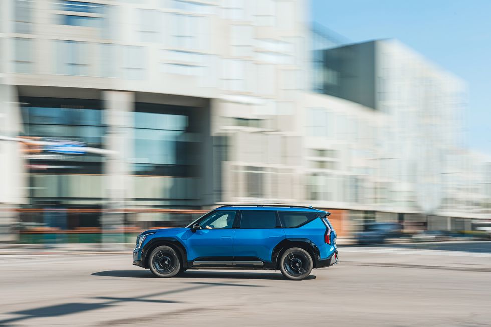 View Photos of the 2024 Kia EV9