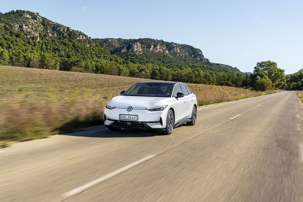 View Photos of the 2025 Volkswagen ID.7