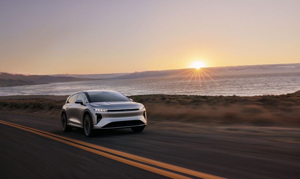 2025 Lucid Gravity Is a Compelling Family EV with 440-Mile Range