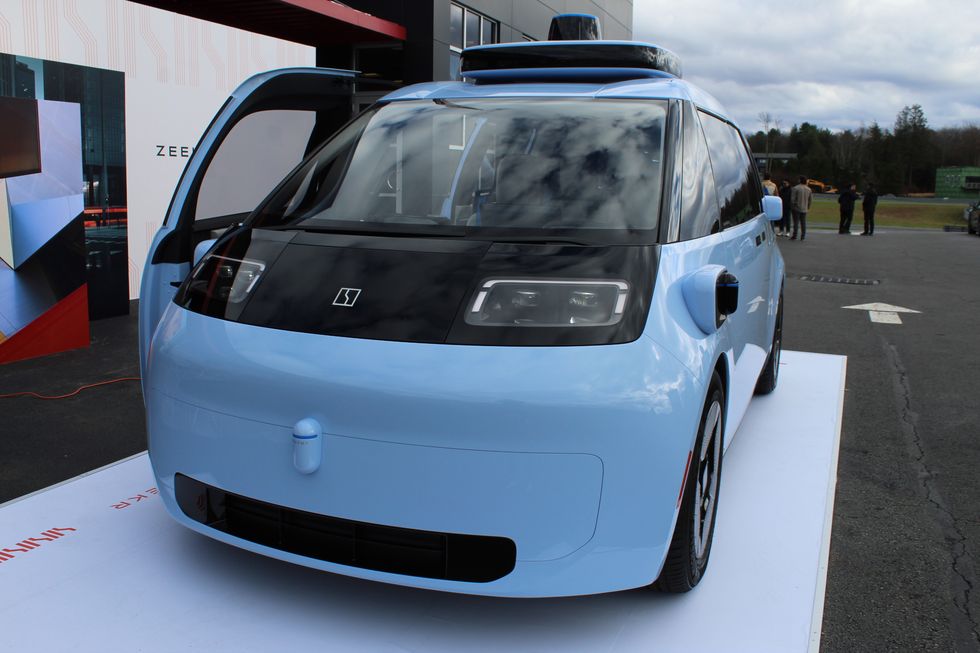 Zeekr CM1e Seeks to Be Waymo’s Next Robo-Taxi