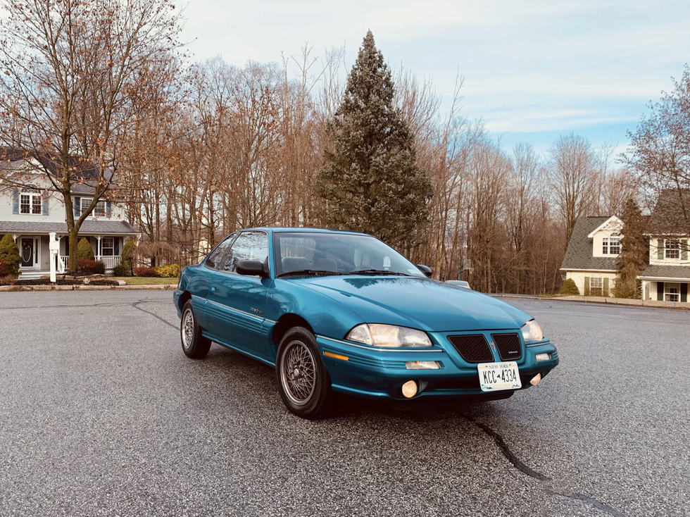 Teal 1994 Pontiac Grand Am on Bring a Trailer Is Peak 1990s