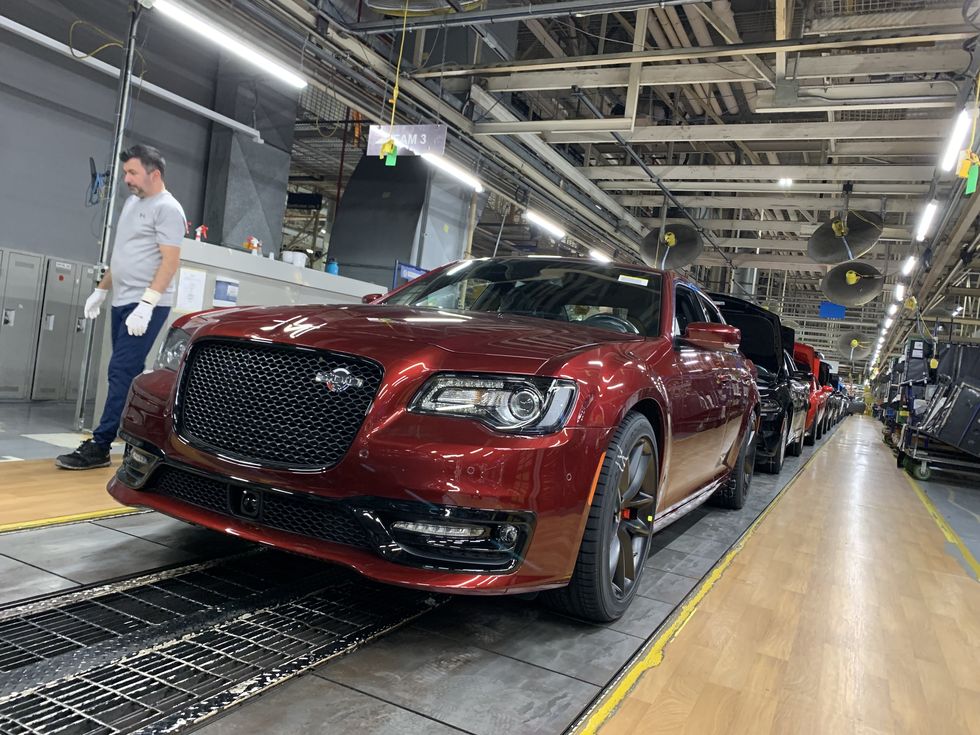 Chrysler 300 Waves Goodbye as Production Comes to a Close