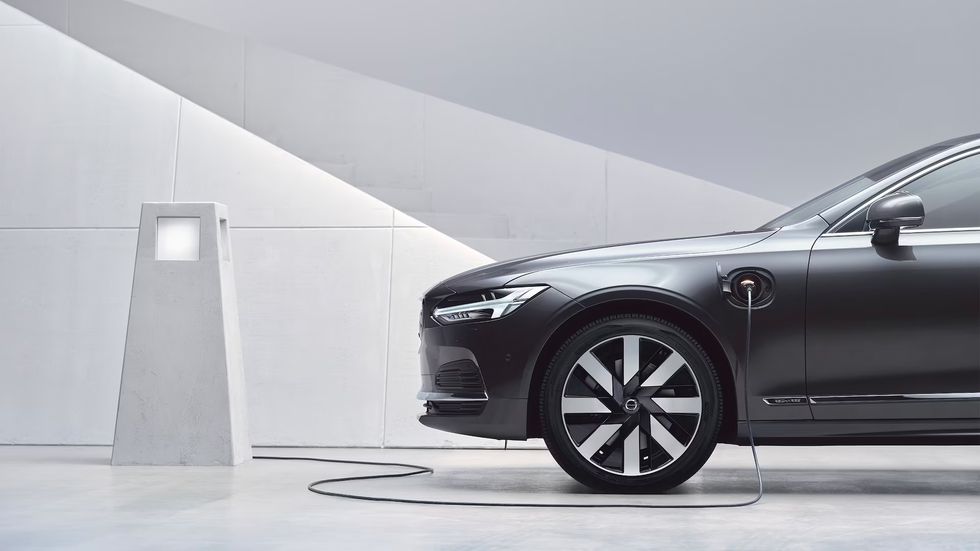Volvo ES90 Will Reportedly Arrive Soon as an Electric Luxury Sedan