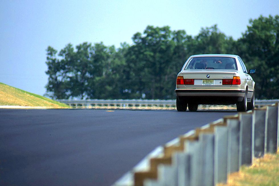 View Photos of the 1994 BMW 540i