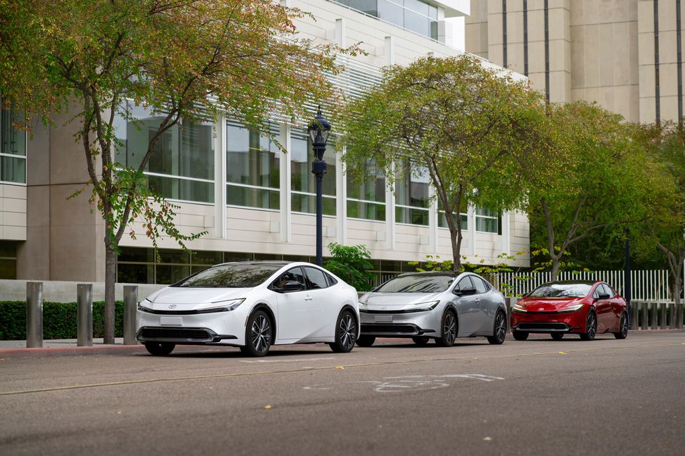 What’s the Difference between a Parallel and a Series Hybrid, and Does It Matter to Buyers?