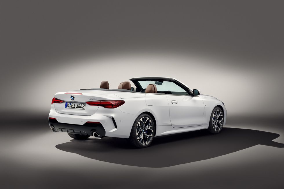 View Photos of the 2025 BMW 4-Series Coupe and Convertible