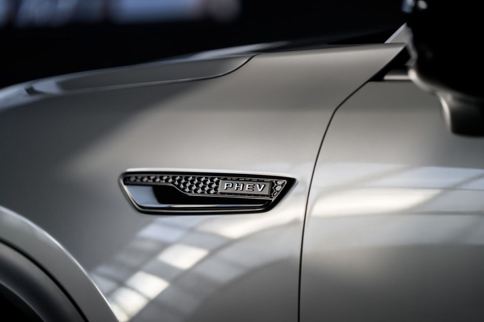 View Photos of the 2025 Mazda CX-70 Hybrid