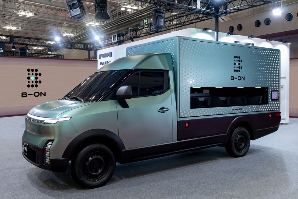 B-ON Pelkan Electric Delivery Truck Gives Light Delivery a Fresh Shape