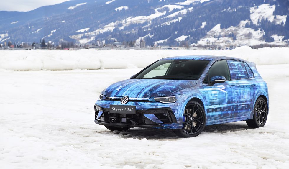 2025 Volkswagen Golf R Previewed with Similar Updates as the GTI