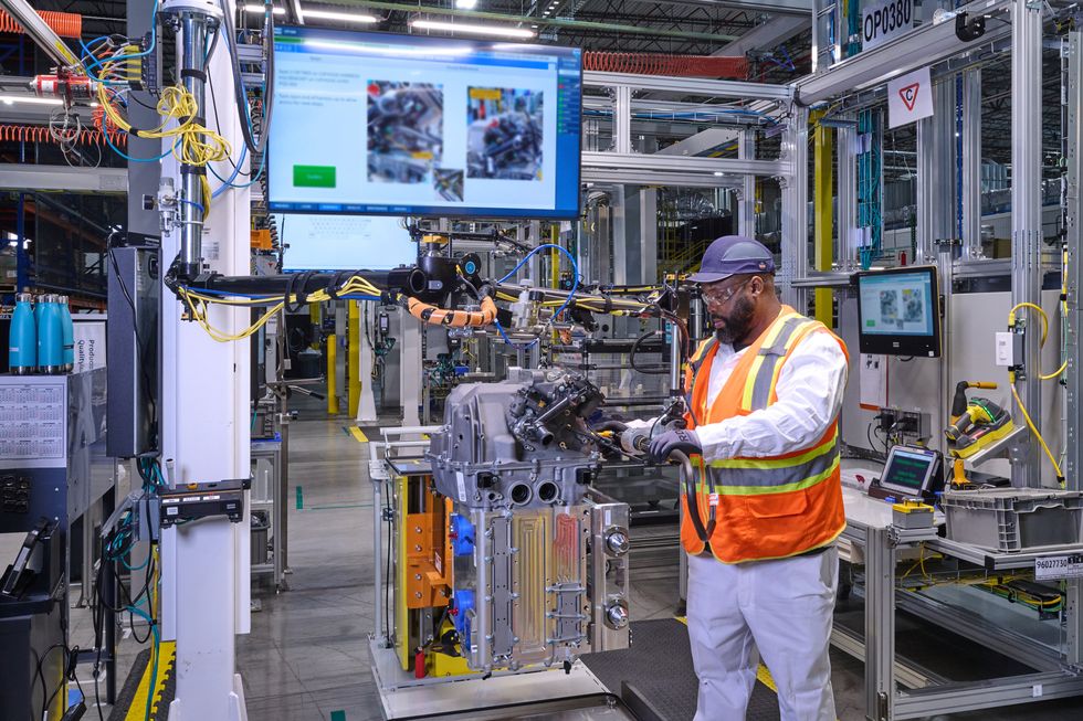 GM-Honda Plant That Will Supply a Fuel-Cell Honda CR-V Opens in Michigan
