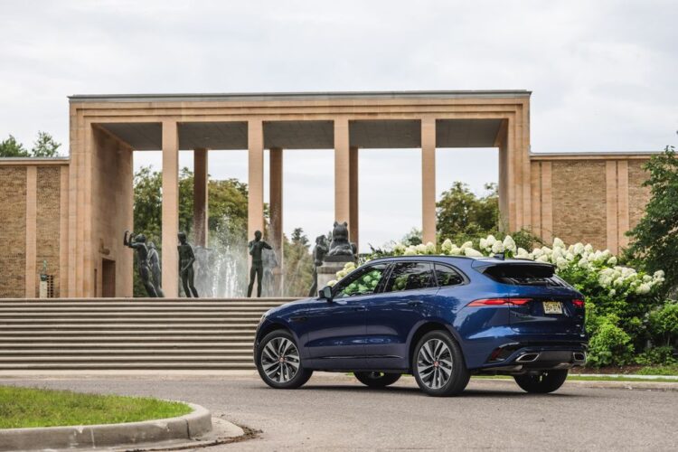 Jaguar Ending Production of Gas Cars Entirely before New EVs Arrive