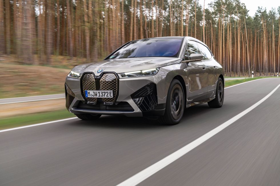 2025 BMW iX