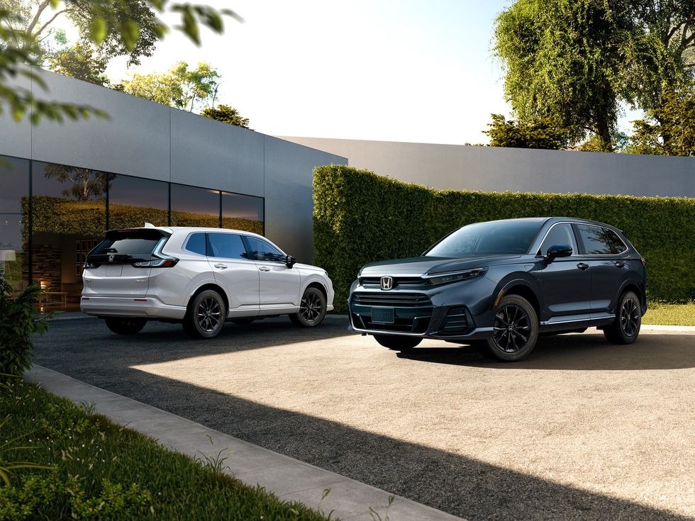 See Photos of the 2025 Honda CR-V Fuel Cell
