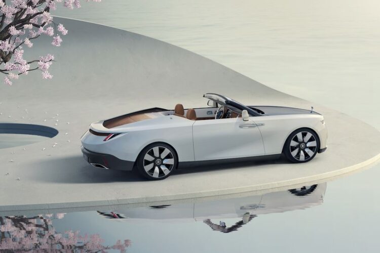Rolls-Royce Arcadia Droptail Is a Roadster That Makes You Say ‘Wow’